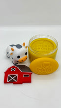 Load image into Gallery viewer, Toddler Sensory Play Jar: Farm **no small parts**